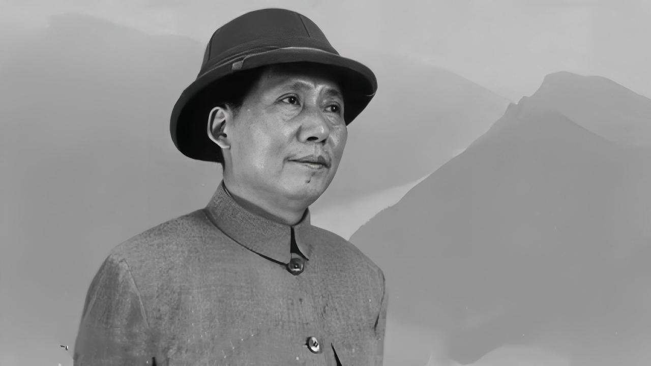 毛泽东鲜为人知的经典语录之：“这顶帽子，我戴定了”。毛泽东赴重庆谈判时期，除了警