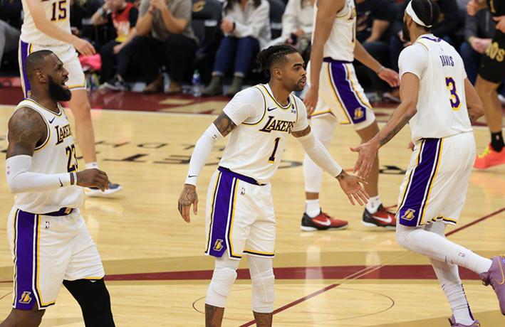 品细节！湖人121-115胜骑士，哈姆为何两次“弃用”拉塞尔
拉塞尔在湖人和骑士