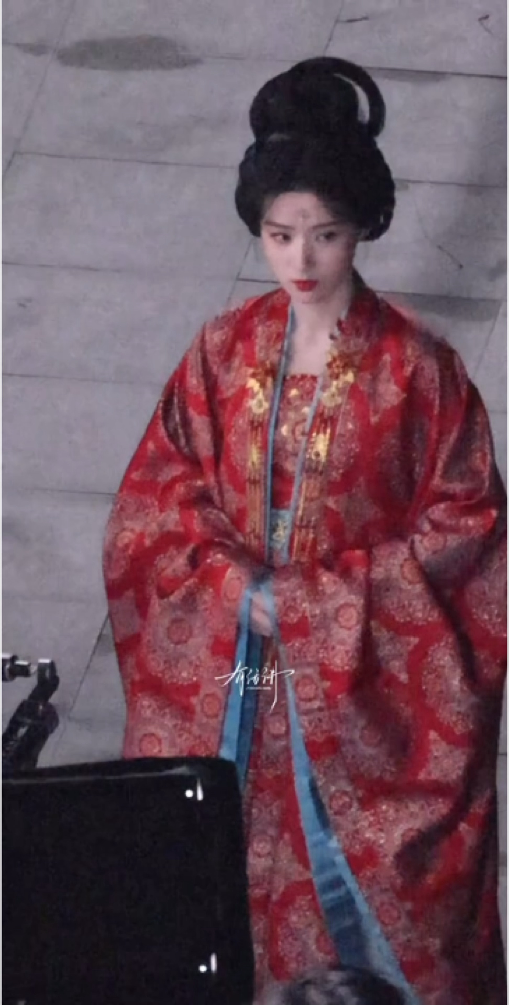 卢昱晓 x 何不同舟渡丨红色婚服南衣 好漂亮🥹 