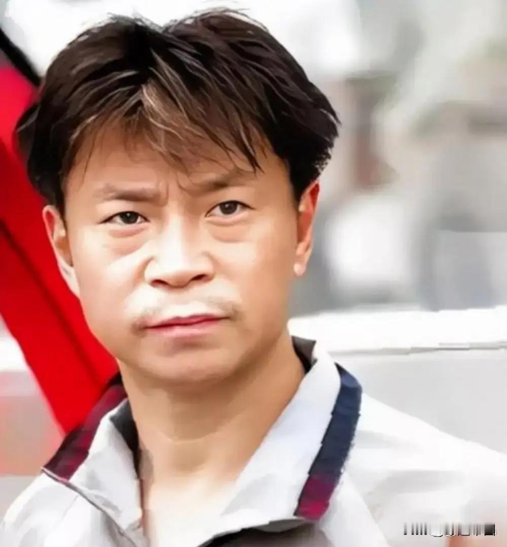 李华筠土场比赛手骨骨折，强忍伤痛打完世青赛关键战
 
1983年世界青年锦标赛赛