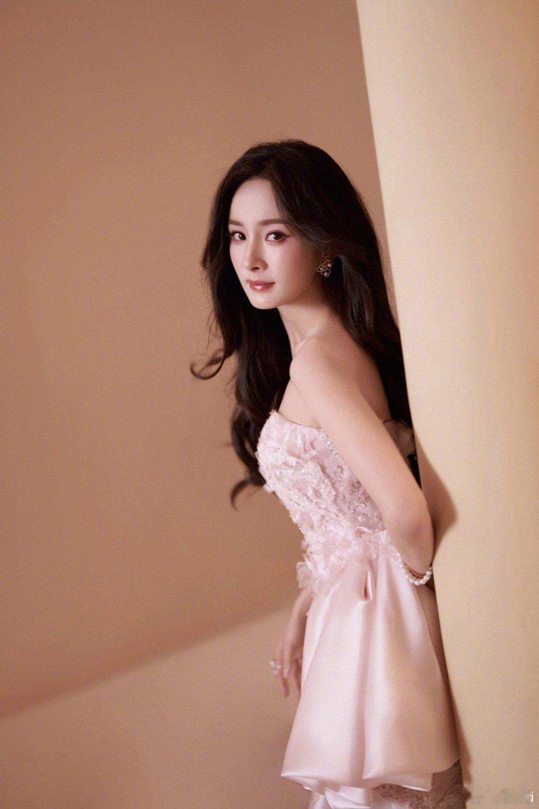 杨幂冯娷 ｜杨幂冯湮儿  𝐴𝑙𝑤𝑎𝑦𝑠 𝑏𝑒 𝑓𝑟𝑒𝑒 