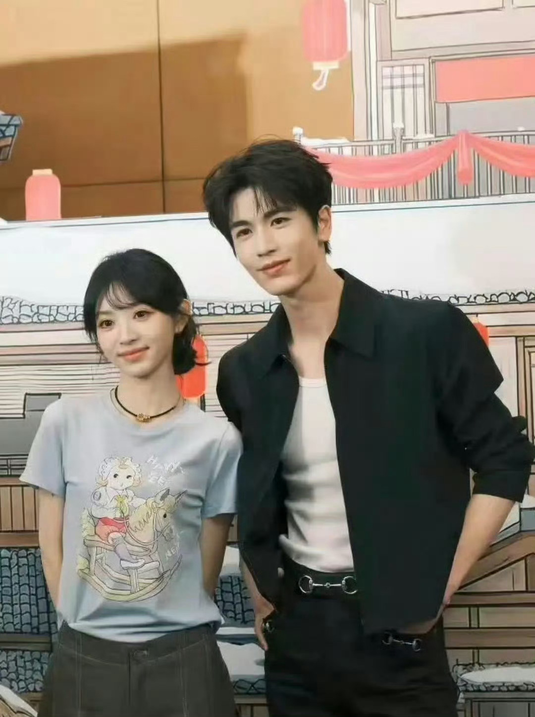 张凌赫田曦薇庆功宴合影期待两个人二搭啊太期待了