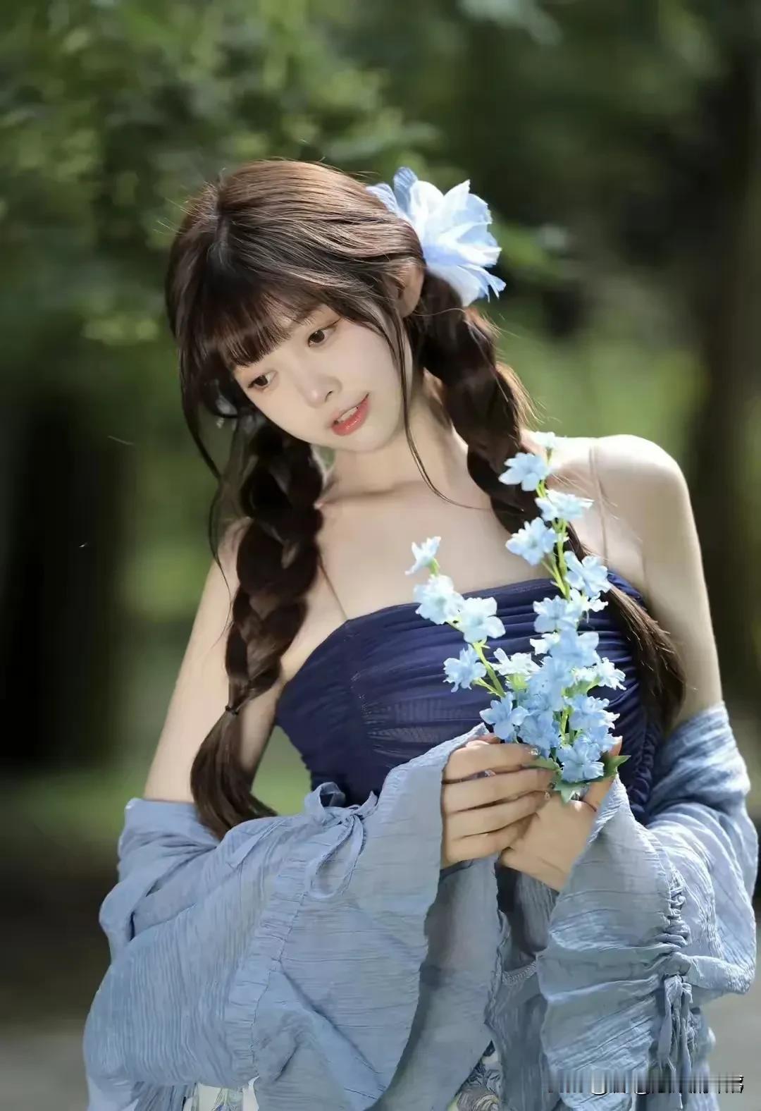 少女心爆棚的蓝花仙子，光是想想就觉得温柔又美好！就像百花仙子之蓝星花系列，那身着