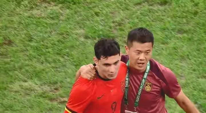 国足虽然晋级了，但是我还是有几句话要讲，真的是不吐不快……！

1：为什么澳大利
