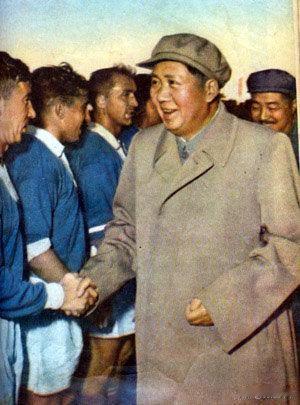 刷到别停！他让老百姓也能玩体育，这份远见太暖！怀念毛主席！[祈祷][祈祷][祈祷