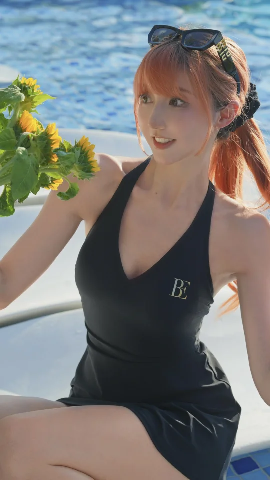 泳池边的夏日复古电影感🎬