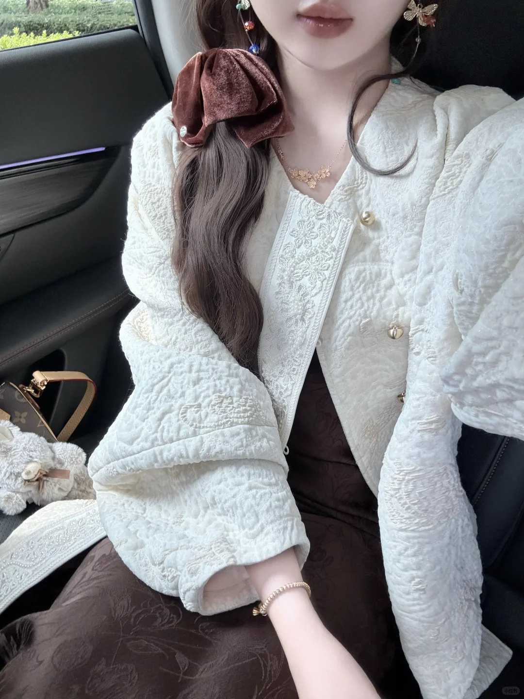 同事说我今天的衣服看起来贵贵的！！