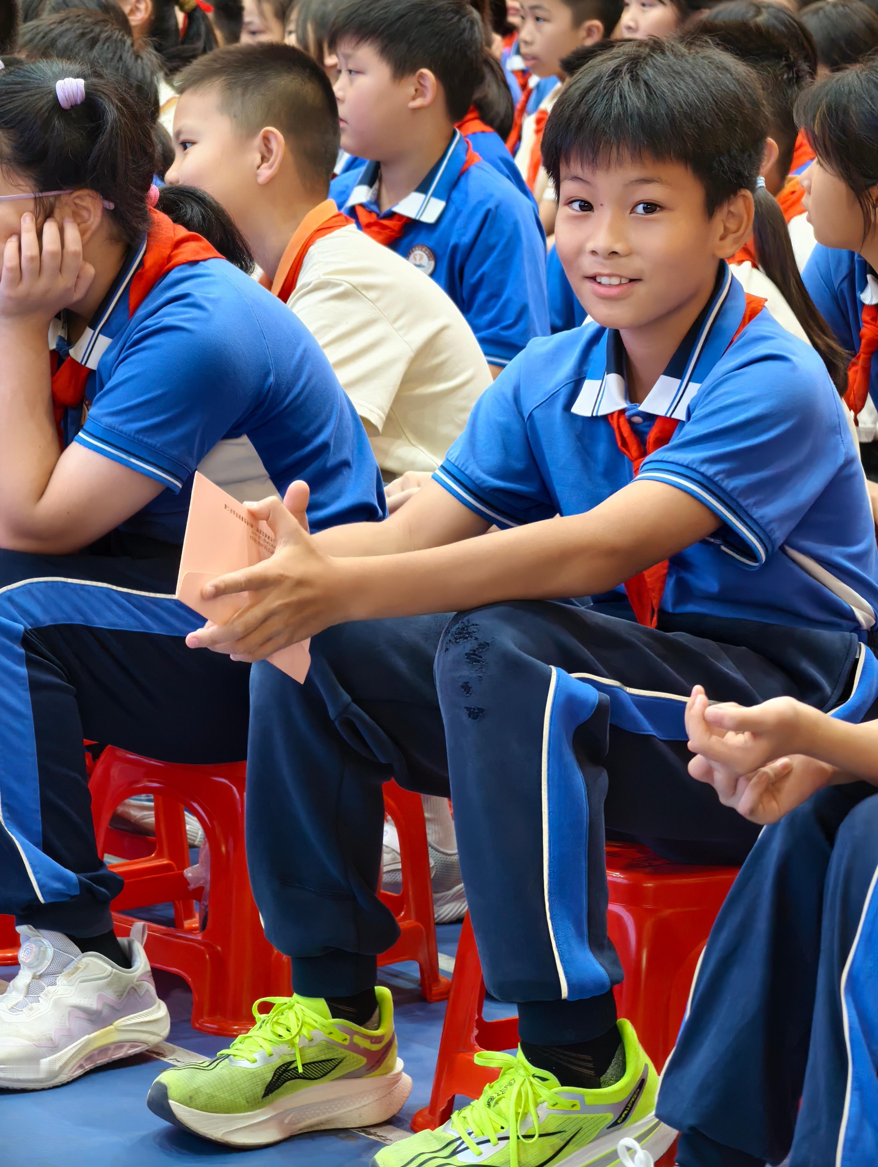 学校的十岁成长礼是意气风发的少年郎呀 
