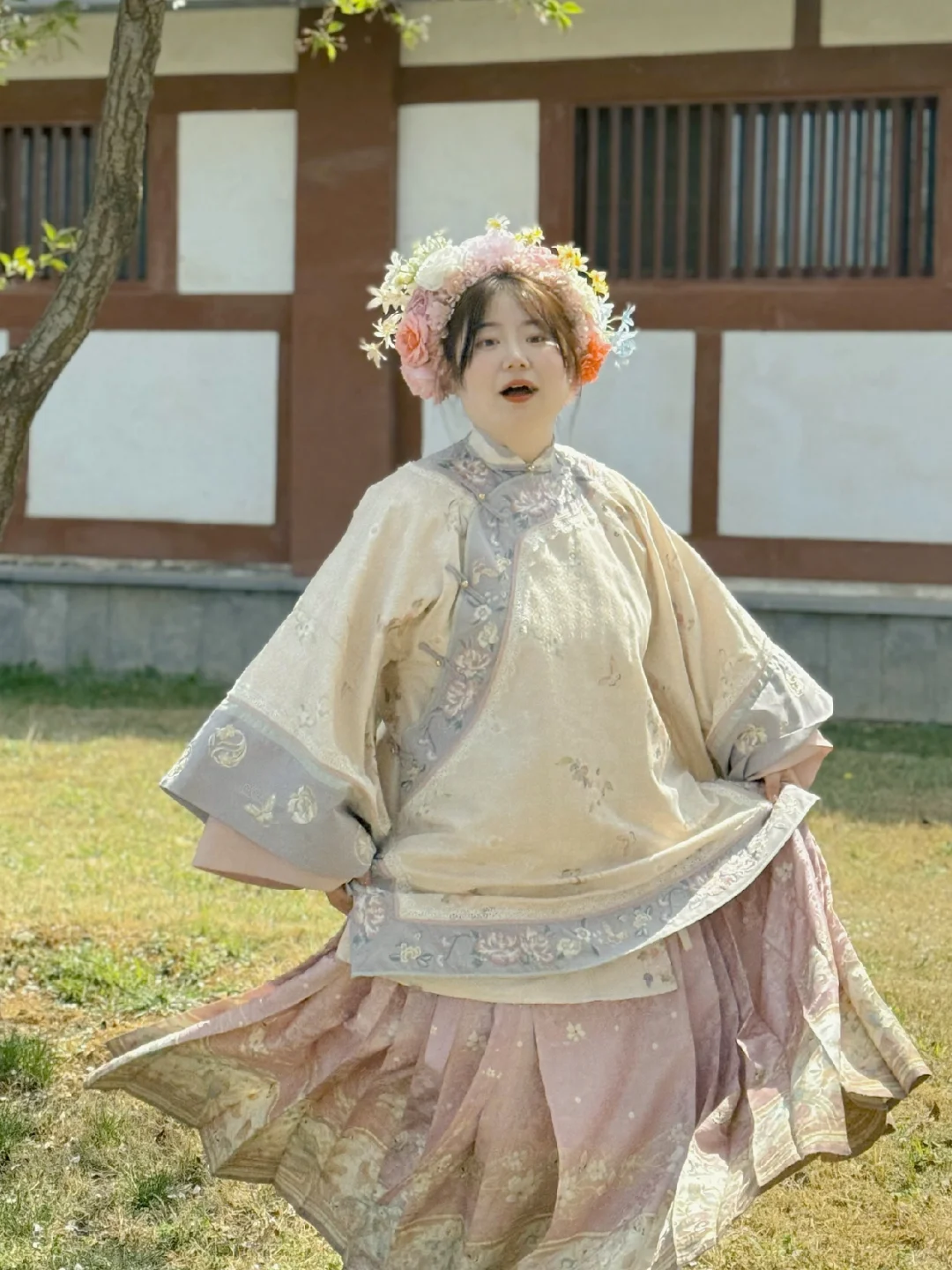 做洛阳女人 簪洛阳牡丹