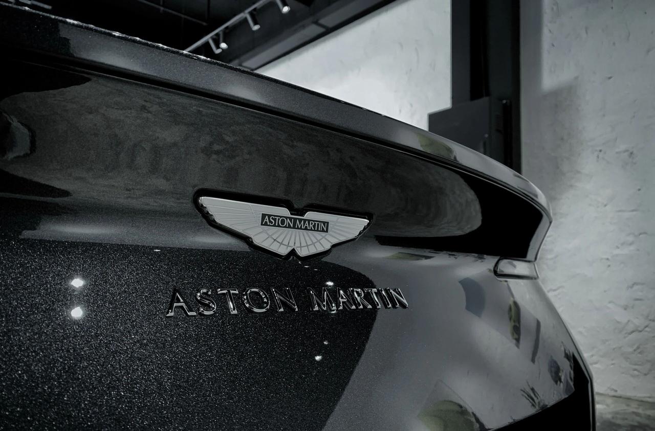 排名前三的最不保值豪车阿斯顿马丁这个英伦跑车相信大家并不陌生。严格意义上来说这个