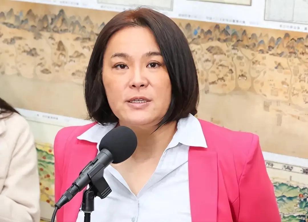 国民党金门县长参选人、立委陈玉珍表示，
大陆抛10项利多，包含推动上海、福建游客