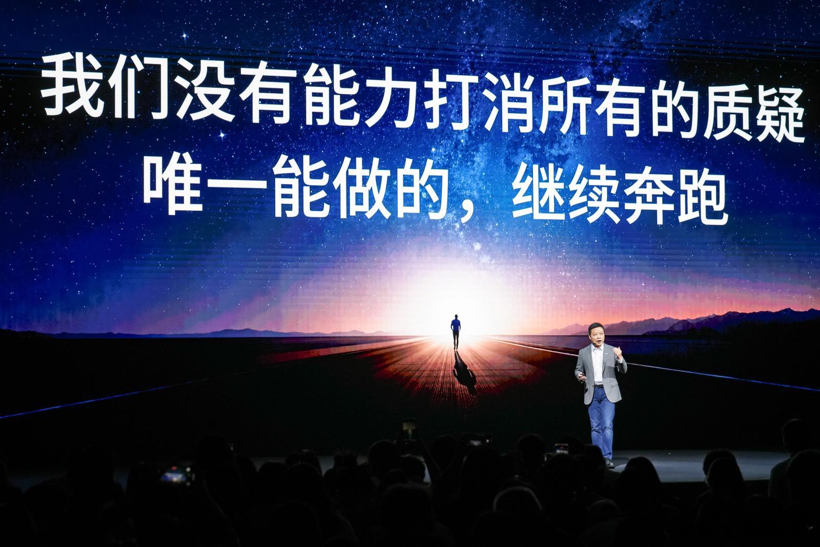 历史上第一次机器人证明自己不是人无惧解剖的，是钢铁之躯，更是创新底气。请多一份信