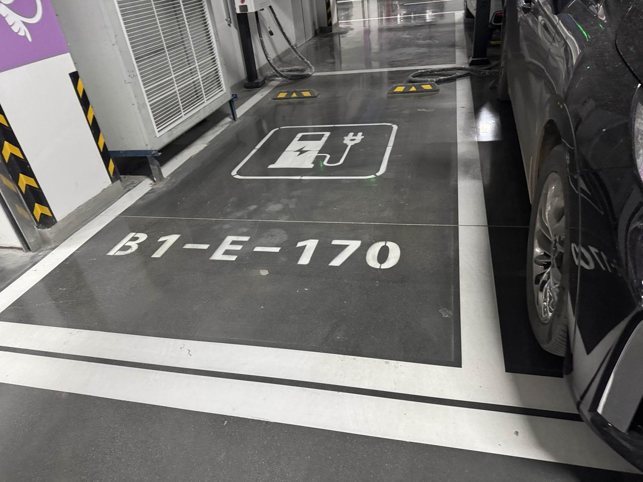 这几天在医院的所见所闻真的感触太深了，无论走到医院的那个角落都是人山人海，检查的