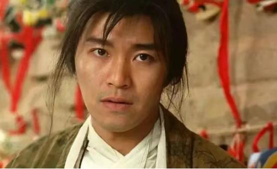 周星驰“楼王”人生的开端是一栋被世人都不看好的房子，但正是因为这栋房子为后期周星