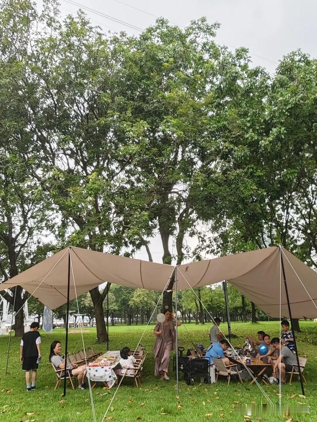 🌿江畔亲子游｜解锁临江带状公园的松弛感

周末带娃解锁了藏在城市里的宝藏公园，