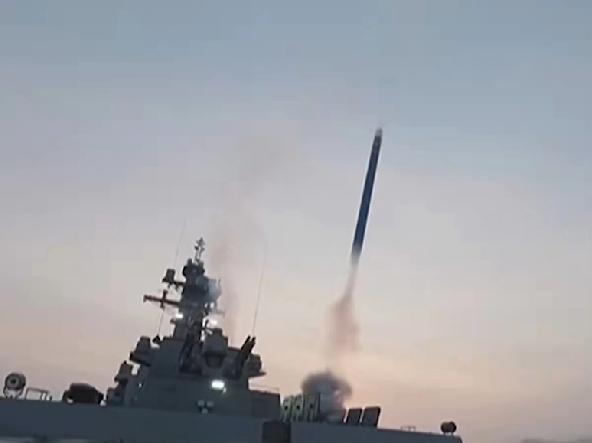 人狠话不多！牛！日本叫嚣修宪试射战斧。朝鲜怒射5枚先进导弹，朝鲜威武霸气，震慑一