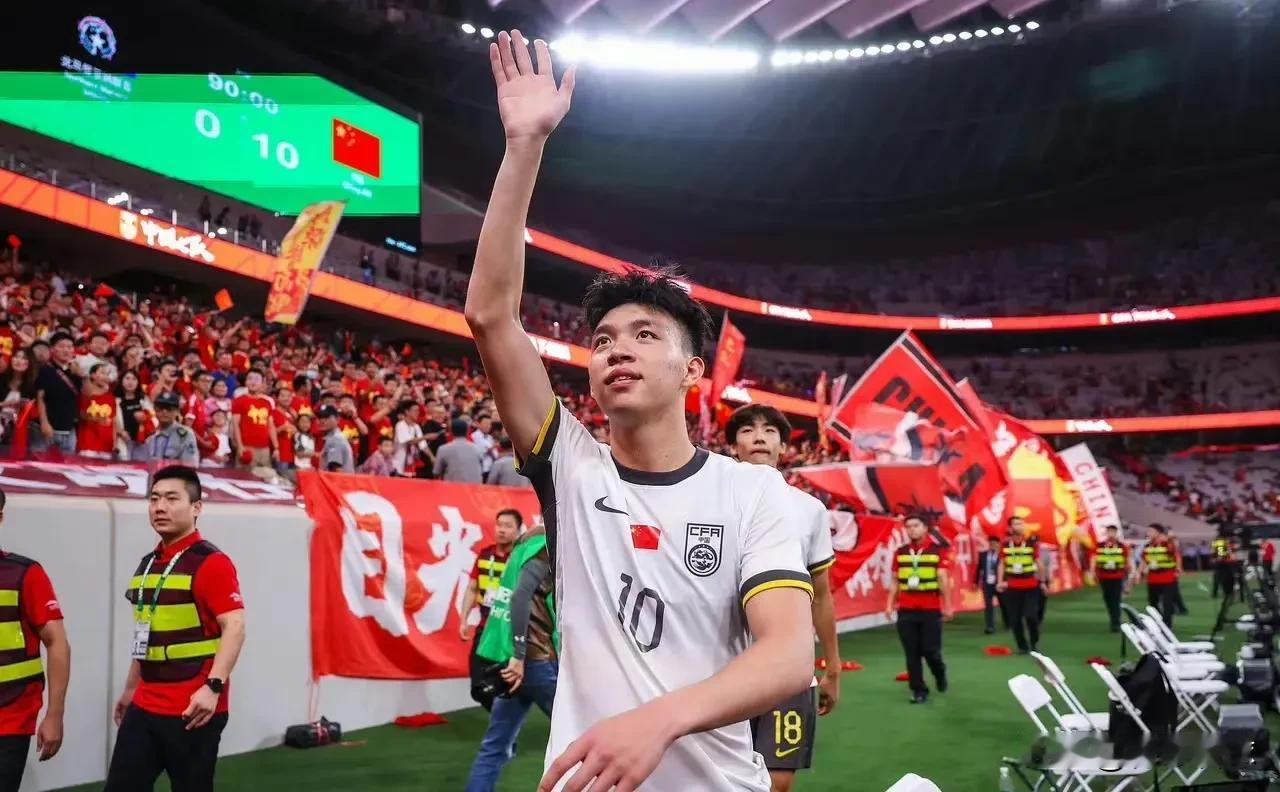 U22亚预赛小组第二积分排名
1，国足，6分，11个净胜球
2，伊朗，6分，10