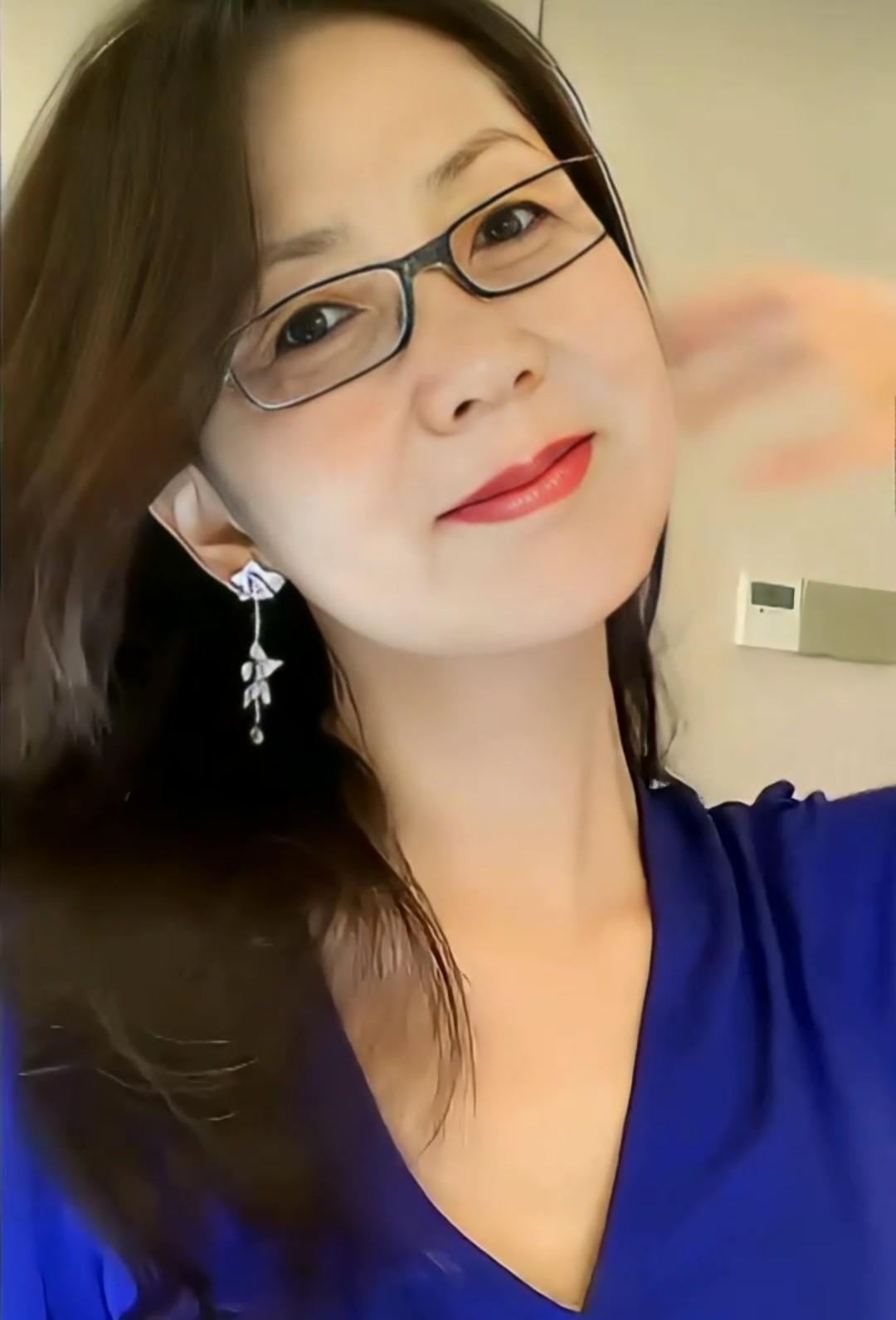 人的一生求的是健康。无病无灾，笑口常开每一天。

一生所求不过爱与自由，心灵富足