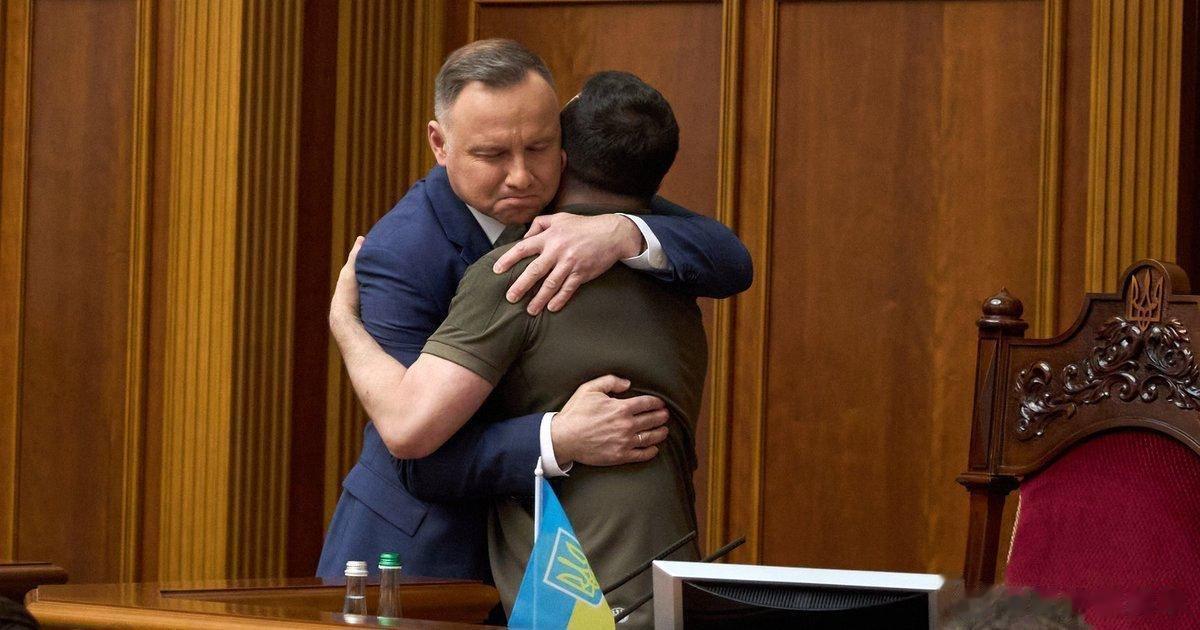 波兰总统杜达最新表态：已经准备好让乌克兰粮食过境，这些粮食可以通过波兰出口到任何