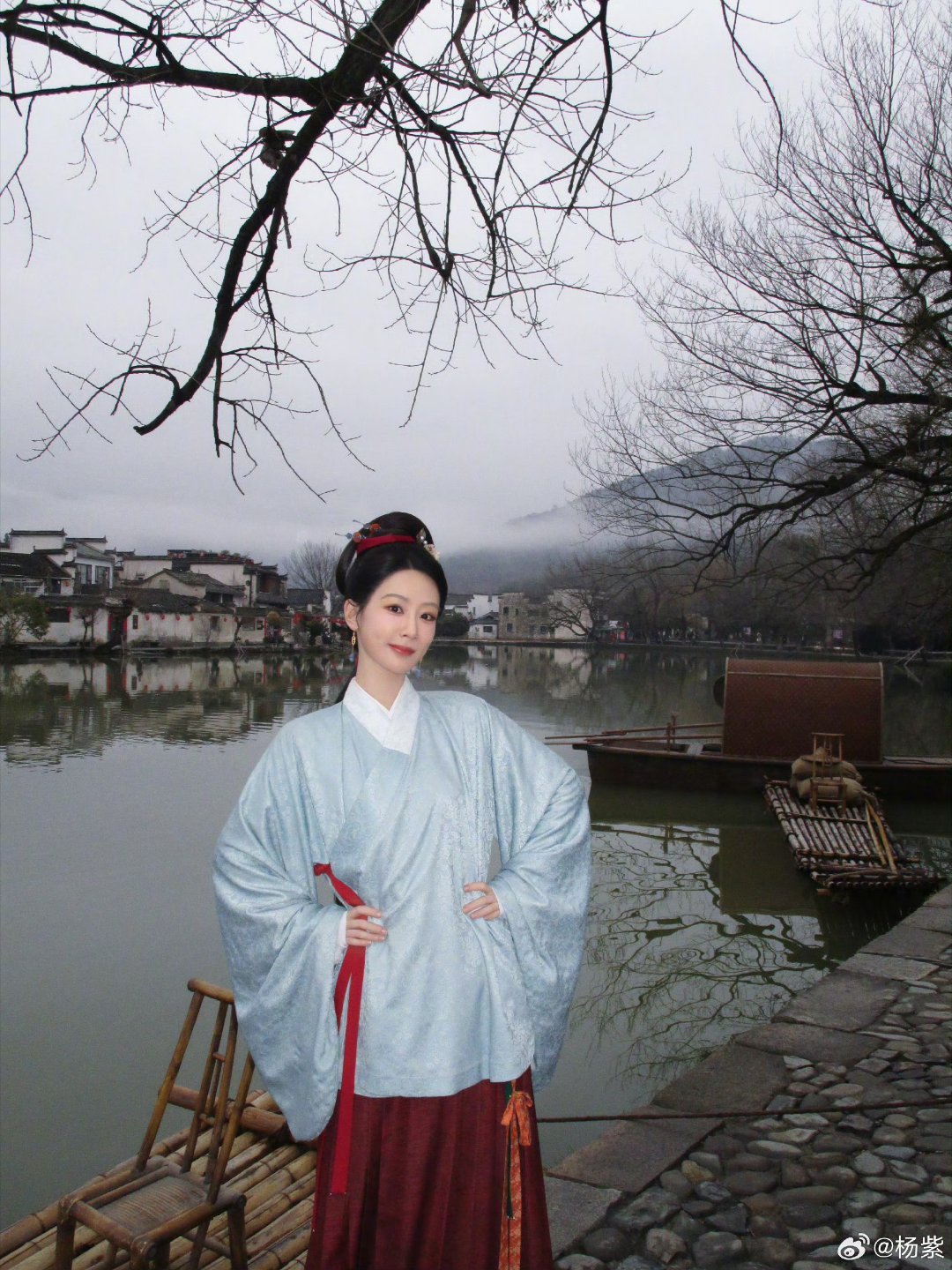 家业 杨紫家业，匠心无言，凝于墨锭之魂，显于岁月之中。以传承之责，守技艺之脉。一