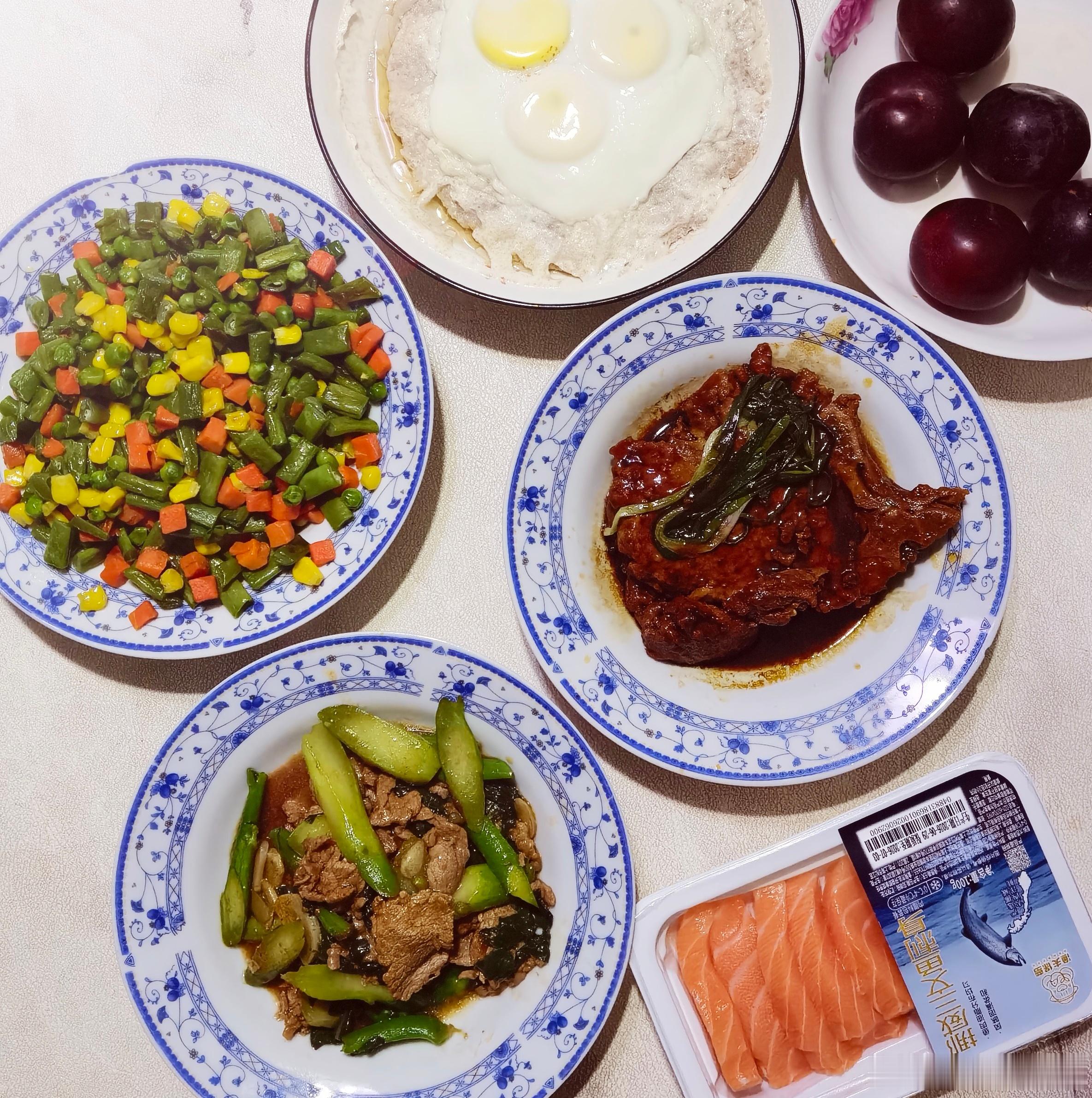 繁忙的暑期，下班回家还要尽快投喂食肉大胃王，尽快的含义是，要比他下单垃圾外卖的速
