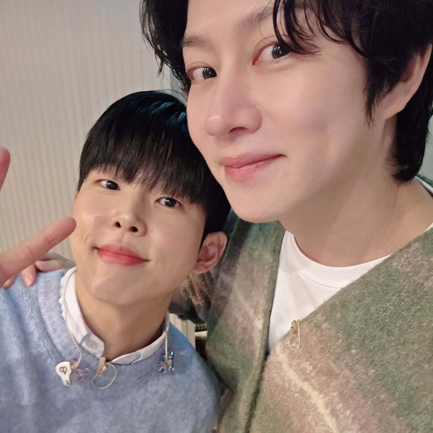 “CB百蓝_。251230金希澈 IG更新：和Paul Kim chukachu