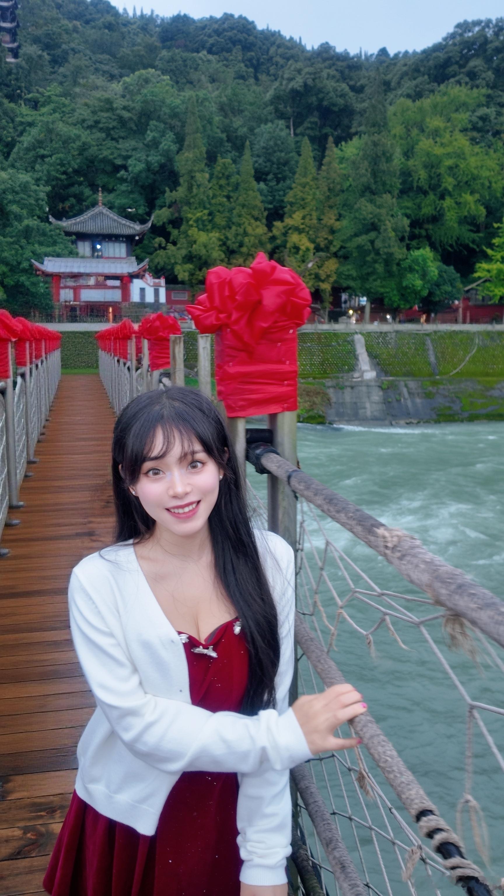 亲眼见证江水四六分的神奇时刻👀  ​​​