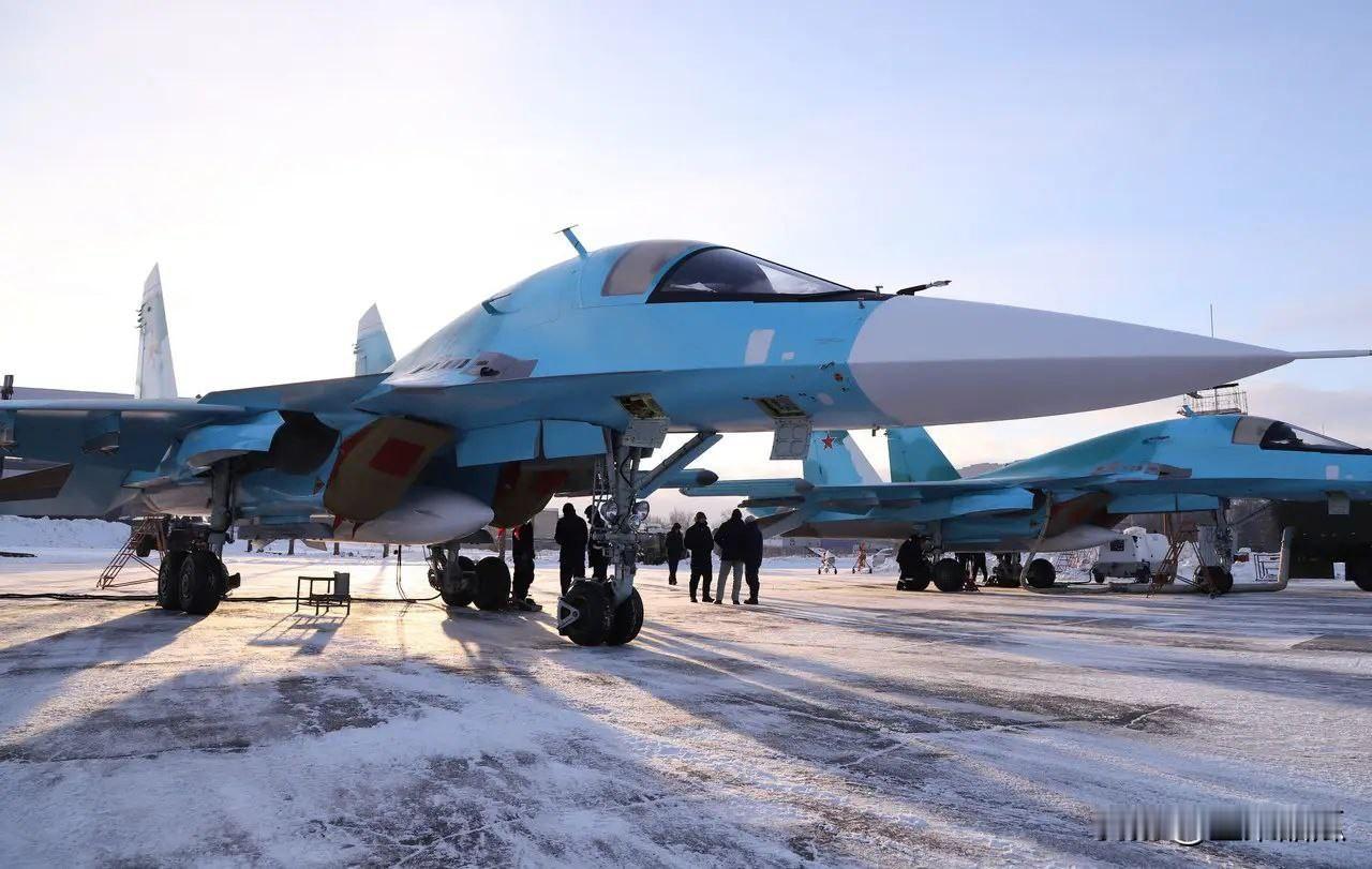 乌军前线非得炸烂去。新西伯利亚契卡洛夫航空制造厂又向空天军交付一批苏34，自年初