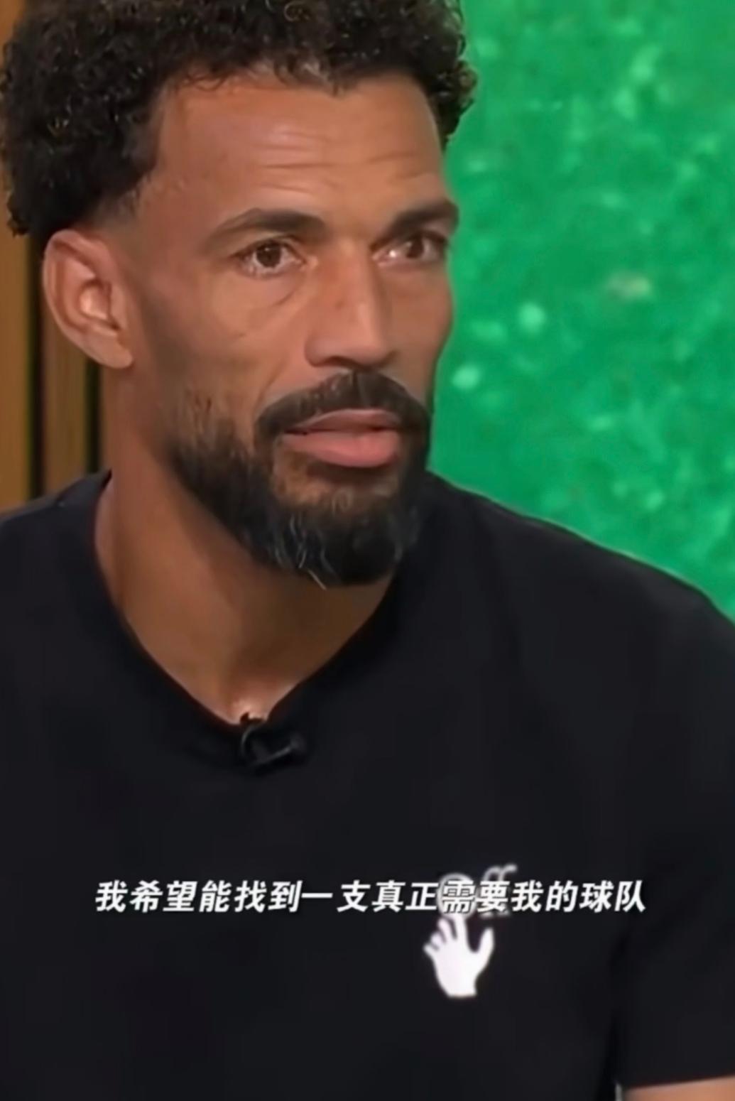 你可以说沃齐尼亚年纪大，
也可以说沃齐尼亚技术一般，
但唯独有一点，你喷不了，那