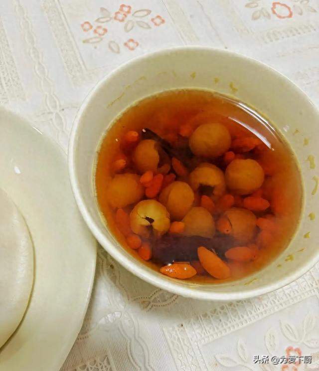 《老寒腿最怕这个季节！三样家常吃法，让膝盖不再怕风》