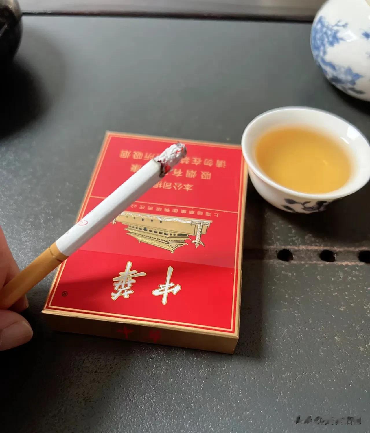 上天作证！虽然我抽烟、喝酒、烫头，但我依旧是个好男人。

你问我为什么，因为我抽