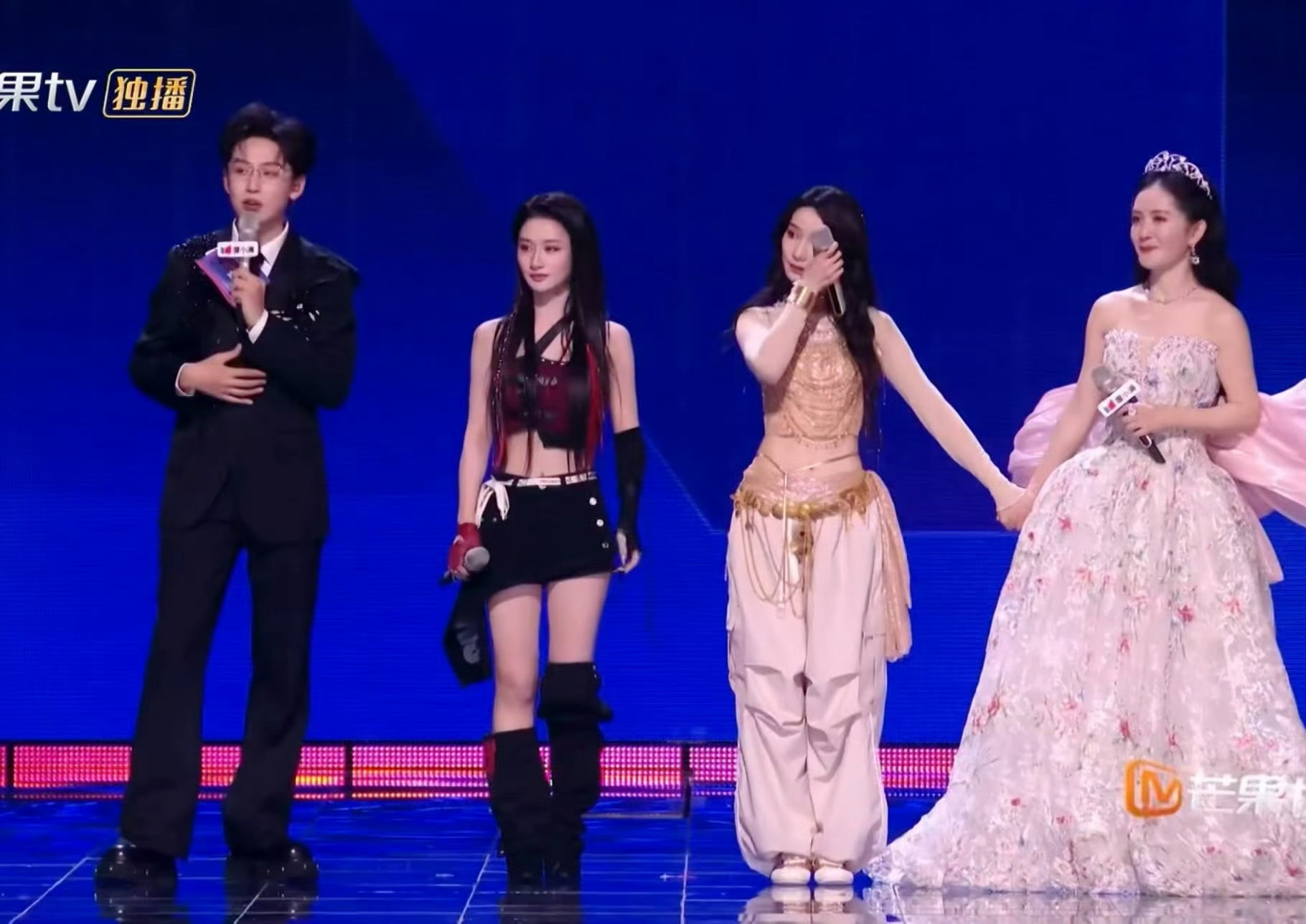 何宣林回应黑马李兰迪回应何宣林wink何宣林刚在接受媒体群访时回应被网友称为黑马