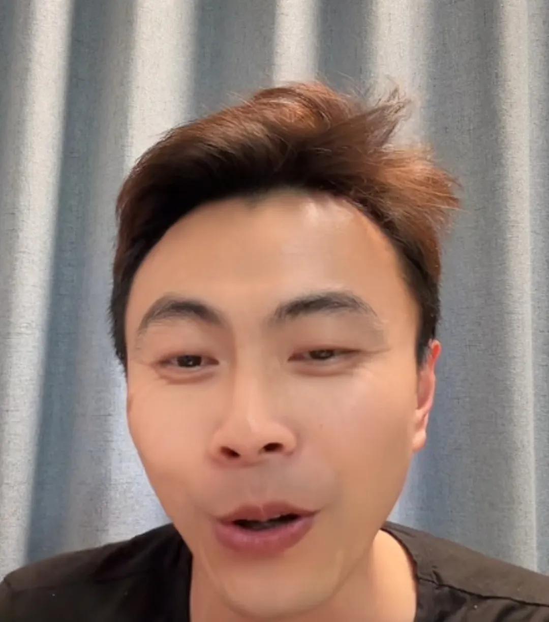 海港球迷邱少愤怒地表示，上海申花把根宝基地的好苗子都用废了。
邱少在直播时表示，