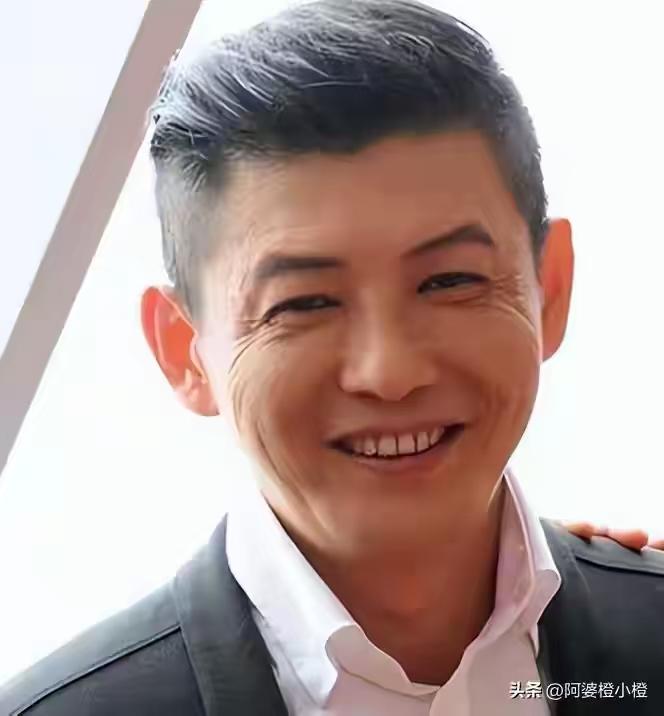 他是著名演员，从发病到去世仅20分钟，央视男播音人，声音最好听的是赵忠祥和程前。