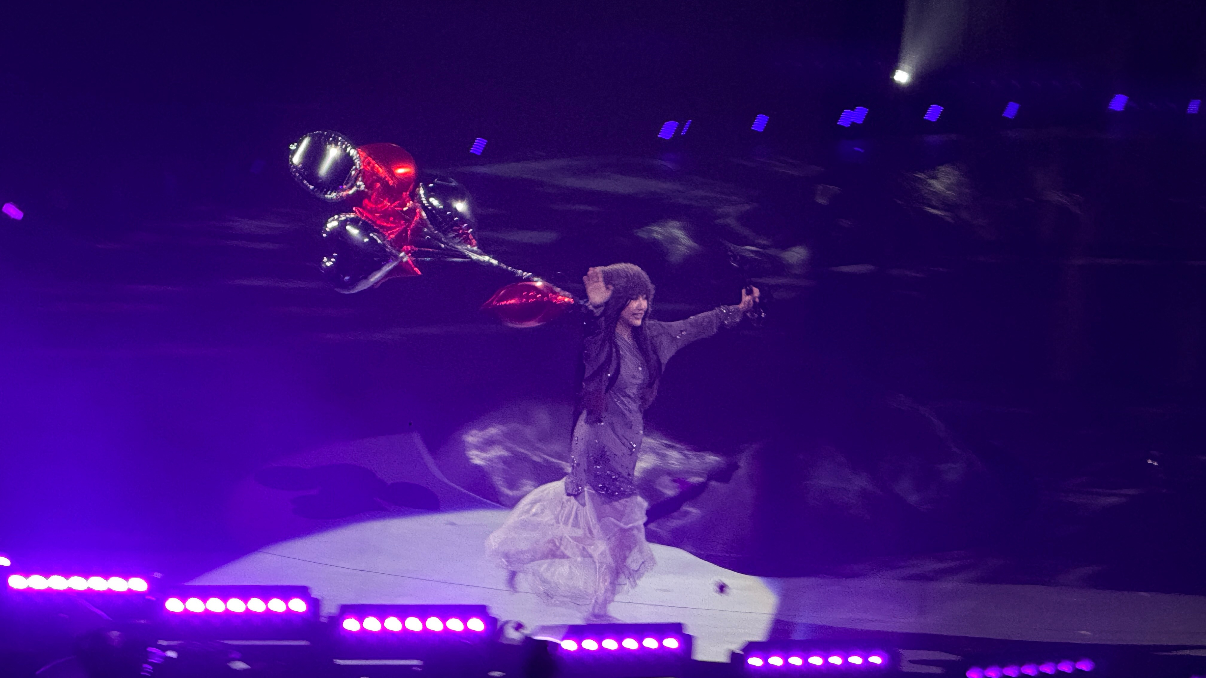 陈粒「一粒」十周年巡回演唱会成都站 Day 1歌单：Part 1 1.任朝暮 2