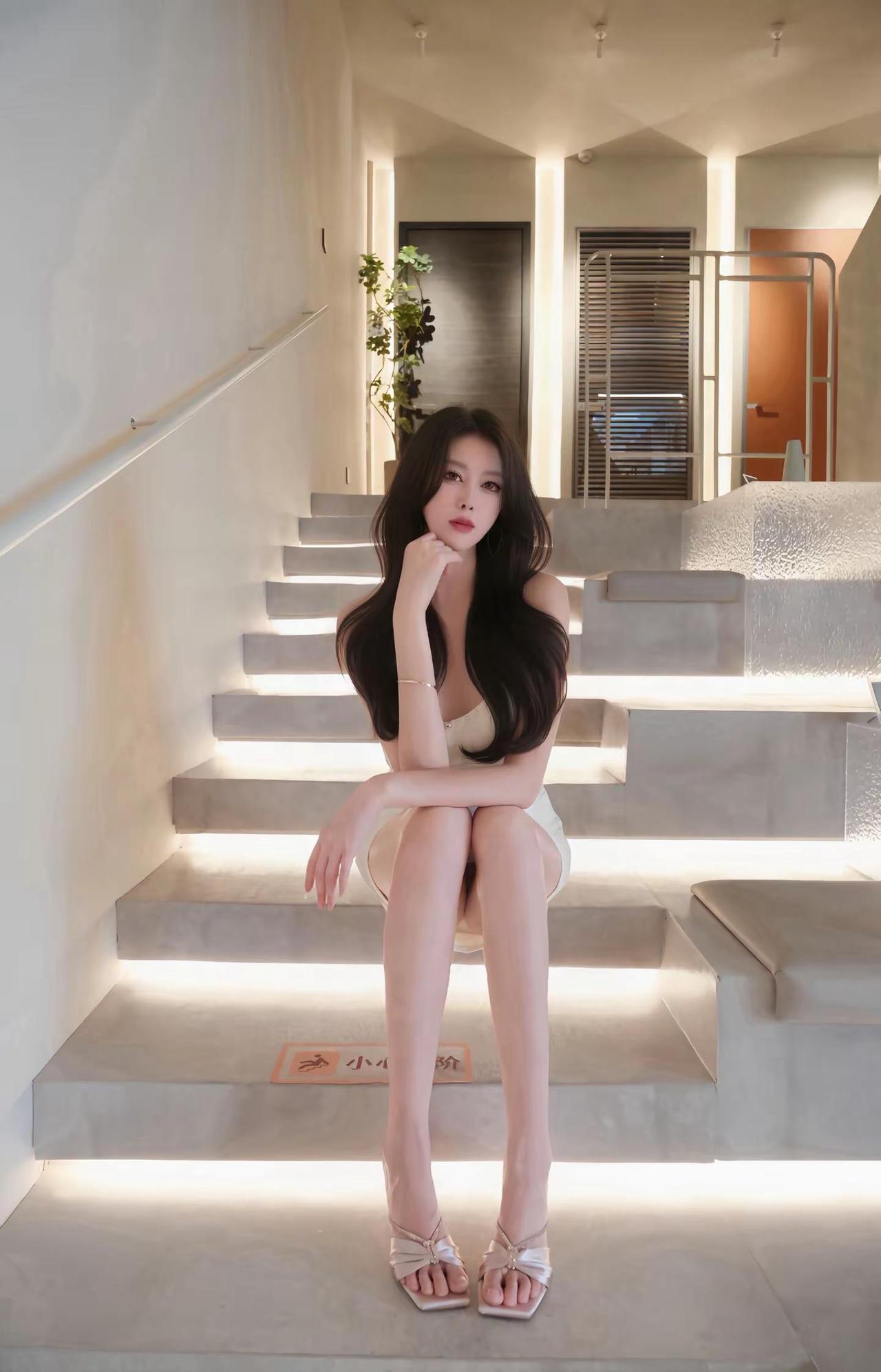 除了脸乖，每一根骨头都是反骨。对外温柔体面的反面是对内绝对掌控，我在我的秩序内。