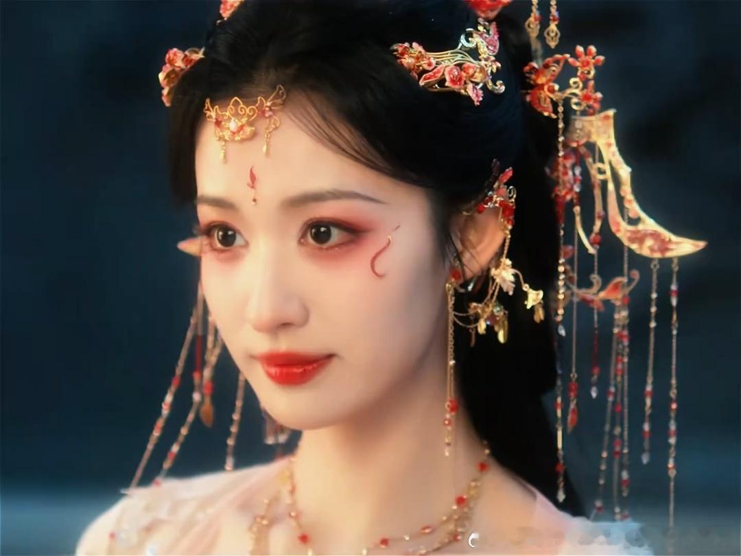 王楚然这两步走到我心里了这一秒过火 谁敢想啊，《成何体统》和《这一秒过火》就这么