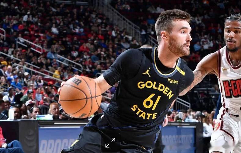 勇士替补多点开花客场99比94险胜骑士骑勇大战再熟悉不过，过去曾经连续4年总决赛