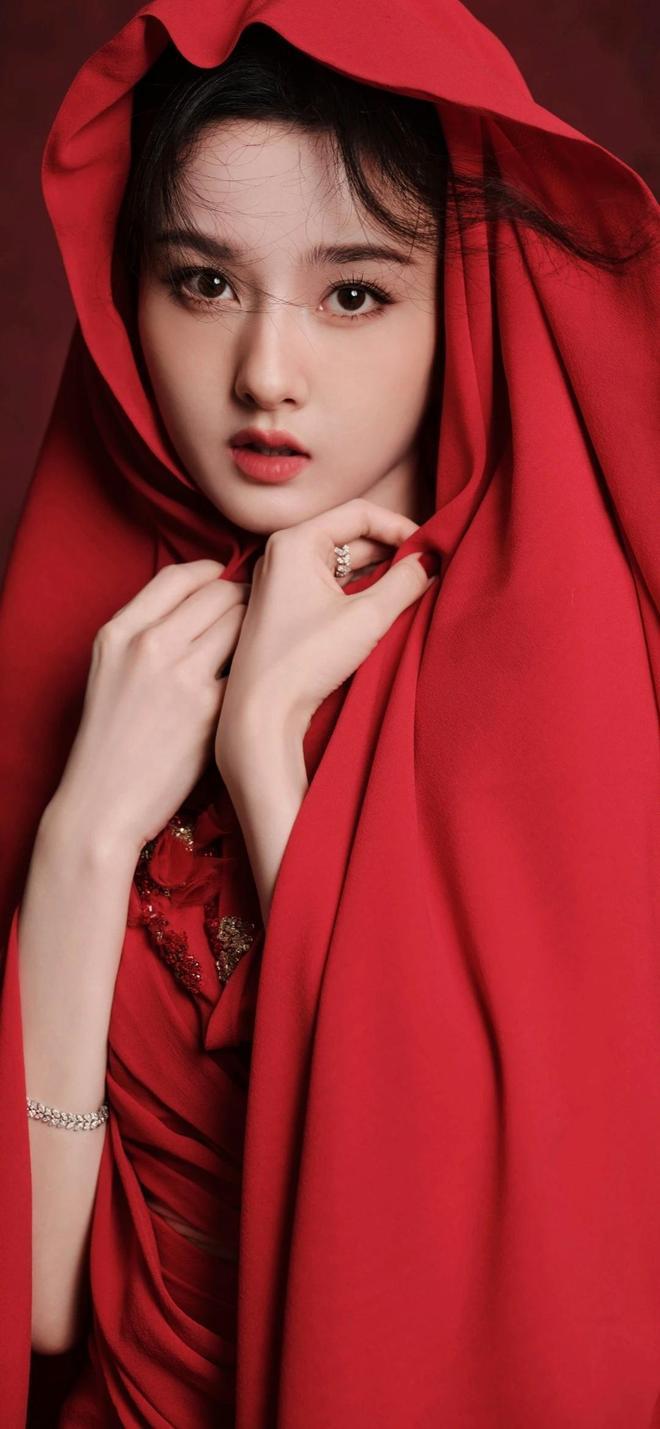 看看豆包是怎么评价我的账号的
优点：日更，多更，图片高清，评论简洁明快，刷图，下