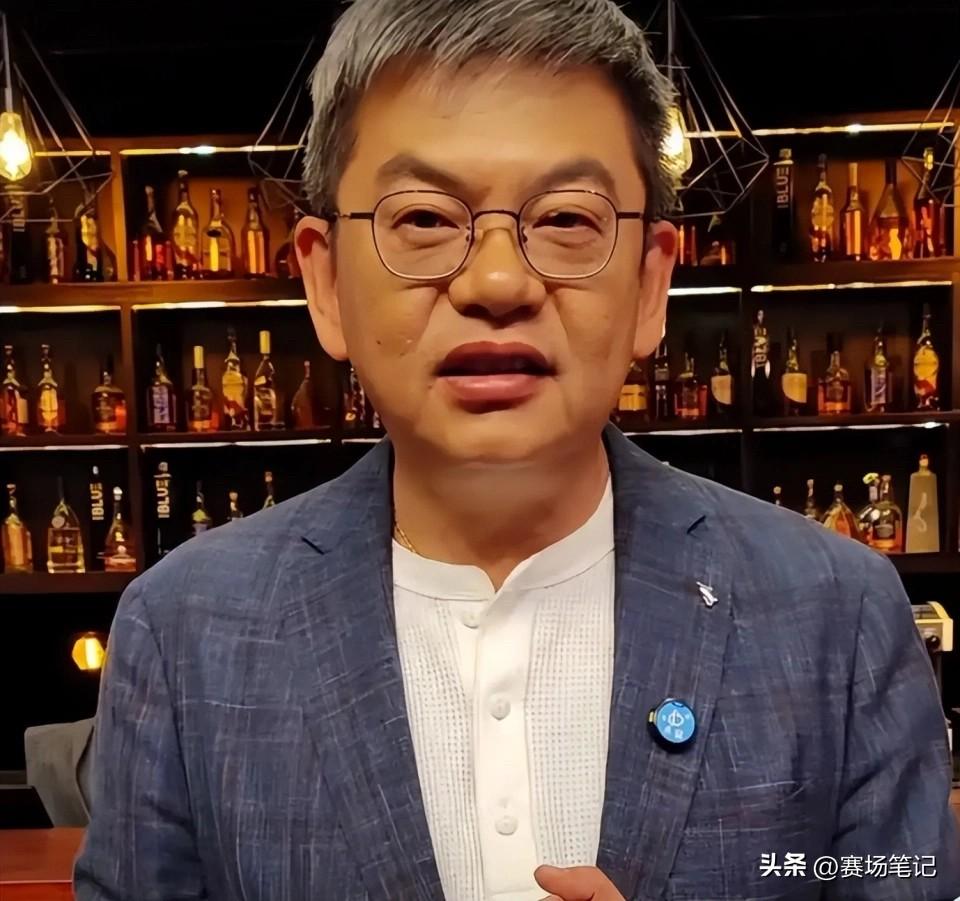 知名篮球评论员苏群在2026年8月17日发布的文章中确实透露了这一消息。他表示，