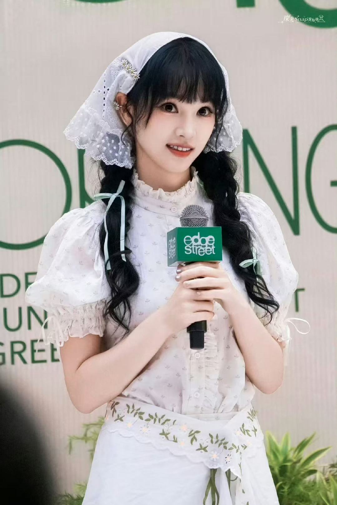 黄灿灿白色蕾丝头巾黄灿灿白色头巾造型 好美好美 