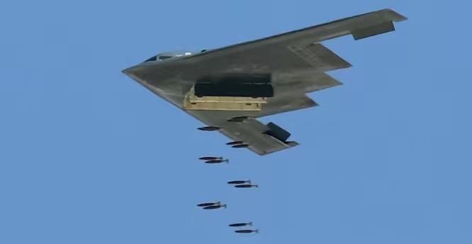 英媒：美国B-2隐形轰炸机将在数日内降落英国基地
3月5日，据英国《每日电讯报》