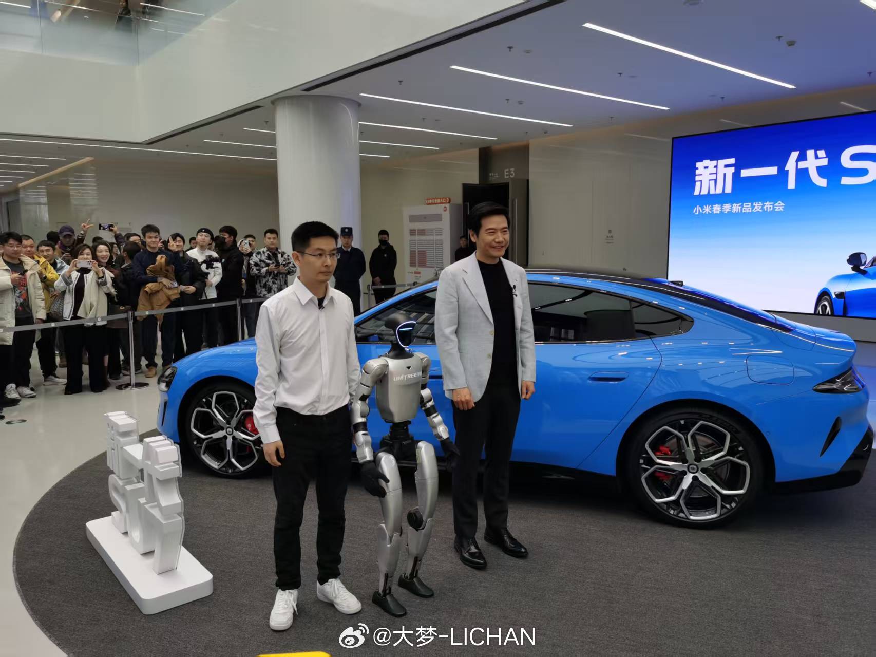 宇树王兴兴现身小米发布会今天小米的发布会重磅嘉宾有点多啊！车圈这边不用说，何小鹏