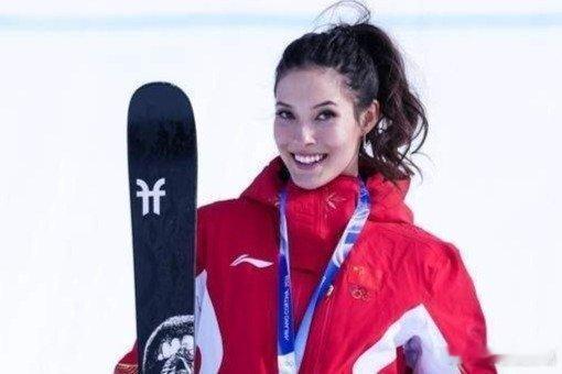 凤凰新闻【韩媒扬言中国队冬奥或0金：离开主场优势就不行，谷爱凌是唯一希望】韩国媒