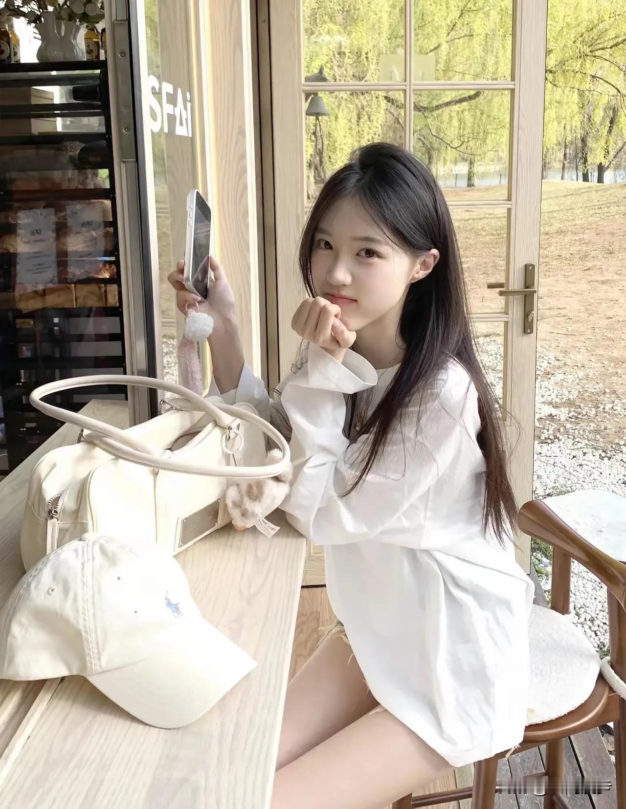 家人们，精致女孩可不能躺平哟！生活恰似一场打怪升级之旅，每一份努力都是在积累经验