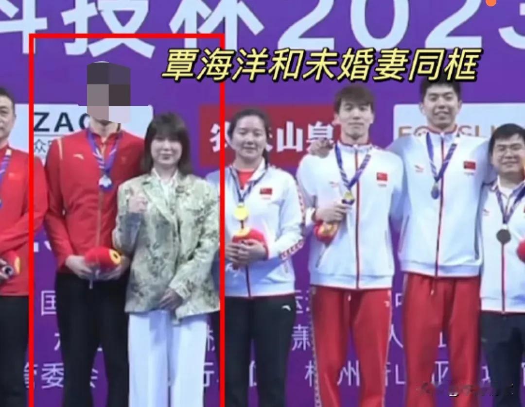 10月7日去逛了一下微博，结果发现一个重磅消息，覃海洋的未婚妻指控其孕期出轨，P