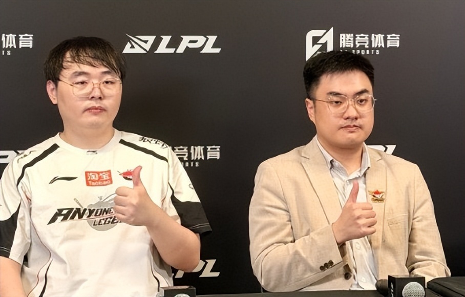 AL赢了之后，接下来网友们想看到的上路对决就会发生，那就是呼吸哥大战BinTar