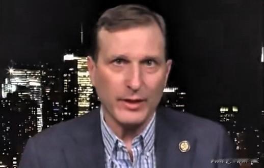 美国众议员丹·戈德曼我:“特朗普向石油高管们承诺，只要他们为他的竞选活动提供10