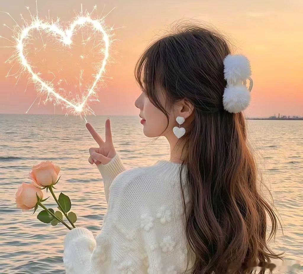 7月11日。星期六。沪深资金流出股票。亨通光电。冲高回落。放量调整。鼎龙股份。高