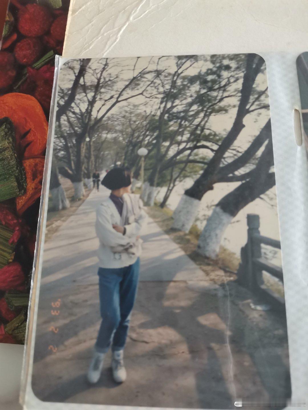 #我妈1990年买的牛仔裤真的绝了#谁能够想到妈妈年代的牛仔裤是如此的充满时尚呢